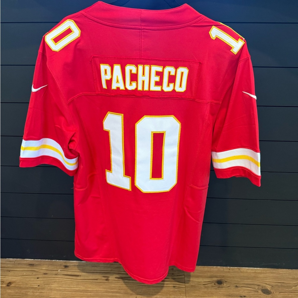 Football jersey Isaac Pacheco number 10